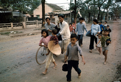 Vietnamese_Refugees_Hue